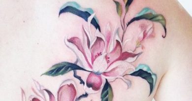 tatouage fleurs de lys
